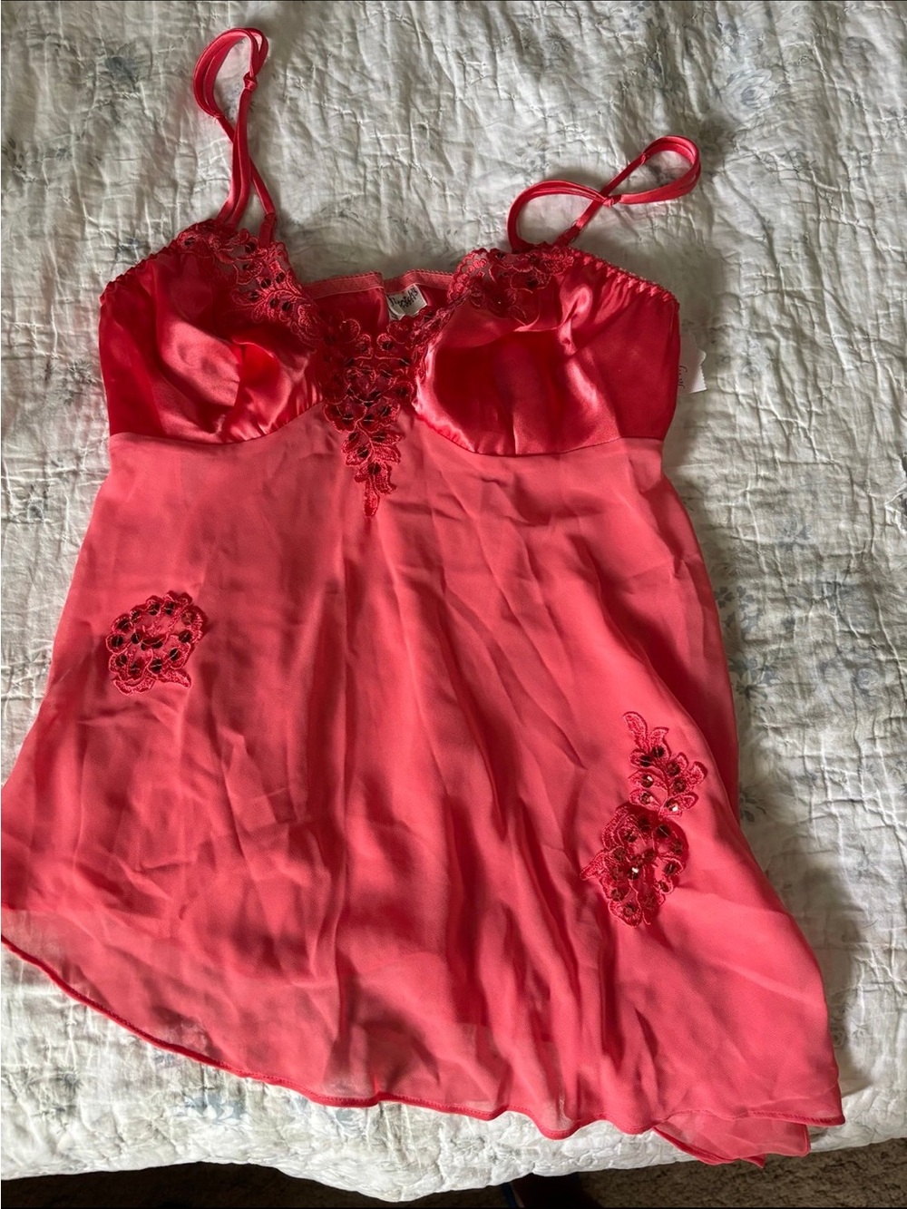 Fredericks of Hollywood Red Lace-Trim lingerie